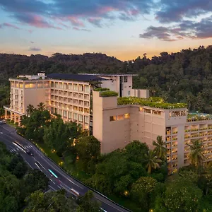 The Golden Crown Otel